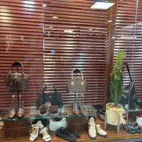 استخدام فروشنده خانم