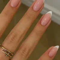 مدل برای کاشت ناخن اولیه و ترمیم