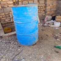 سه تا بشکه دو تا اهنی و یک لاکی سالم