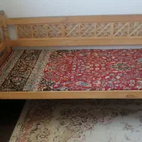 تخت سنتی بزرگ چوبی