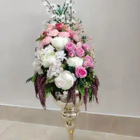 گلدان همراه گل مصنوعی