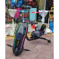 اسکوتردیریفت زن