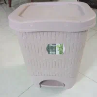 سطل زباله پدالی