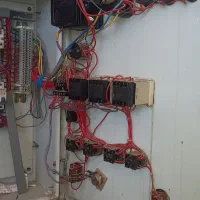 برقکارهوشمندسازی چاه برق ساختمان و تابلو برق صنعتی