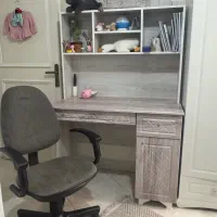 میز مطالعه و صندلی چرخدار