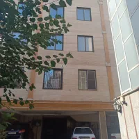 ۸۰ متری دوخوابه با پارکینگ غیرمزاحم