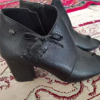 کفش سایز ۳۷