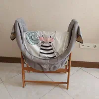 تخت کنار مادر سالم و نو
