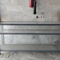 میز ویترین  با شیشه نشکن