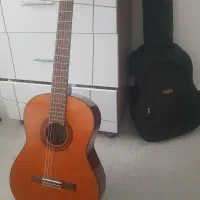 گیتار یاماها c70 و لورنزو ۱۰۱