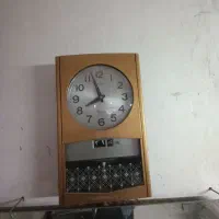 ساعت دیواری قدیمی تقویم دار