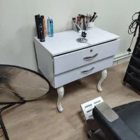 کمد لباس و میز میکاپ و اینه
