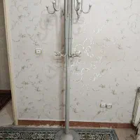 چوب لباسی ایستاده