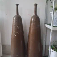 یک جفت میل باستانی ویک قفل گاوصندوقی
