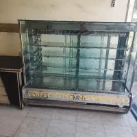 ویترین قنادی یخچالی و دبه بزرگ