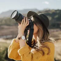 عکاس و فیلمبردار خانوم