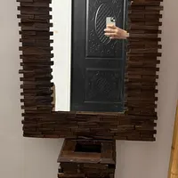 اینه و گلدان چوبی