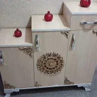 جاکفشی و میز تلوزیون