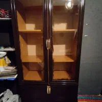 کمد شیشه ای سالم یا قیمت مناسب.