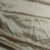 رومیزی نیم گرد ساتن خوب و پارچه ساتن خوب
