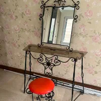 میز آرایشی فرفوژه ای به همراه آینه و صندلی