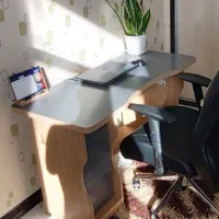 میز کامپیوتر و تحریر