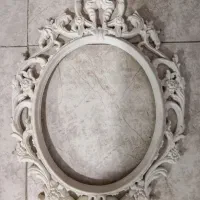 تعدادی اینه به فروش میرسد