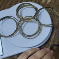 مقداری طلا بفروش میرسد