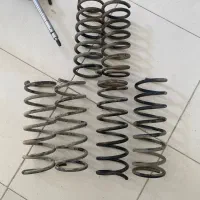 سه جفت فنر سالم دو تا خونه برش خورده به همراه کمک