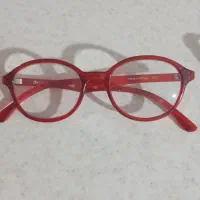 دو عدد عینک  مناسب سن ۶ یا ۷ سال