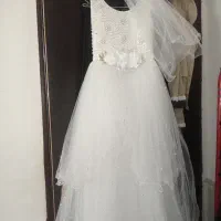دوتا لباس عروس دخترانه برای ۷تا ۱۲سال خوبه