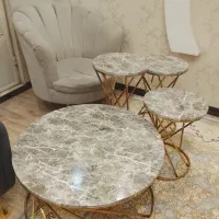 جلو مبلی و میز عسلی طلایی رنگ ثابت طرح سنگ