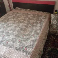 تخت خواب دونفره و تشک فنری در حد نو