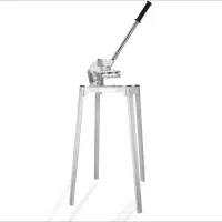 خلال کن سیب زمینی دستی ایستاده