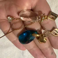 گوشواره لنگه به لنگه