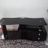 تلویزیون و میز تلویزیون