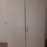 دوعدد درب حمام و دستشویی در حد نو