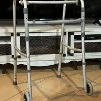 واکر چرخ دار تا شو
