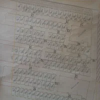 ۲۴۰ متر . درب ساختمان با عرض ۱۱ ونیم