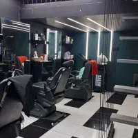 آرایشگر ماهر مردانه