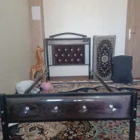 تخت یک نفره