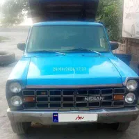 نیسان وانت مدل 81 تقریباً دور رنگ