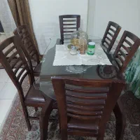 میز ناهارخوری ۶نفره و لوستر حبابی دوتا