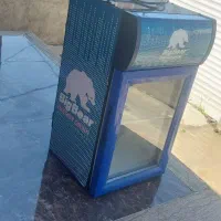 یخچال شیشه ای