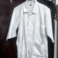 لباس سفید پزشکی و لباس فرم مدرسه