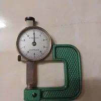 ضخامت سنج عقربه ای