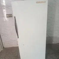 یک فریزر۷کشو سالم درحال کارکردن