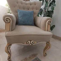یک دست مبل 7نفره باجلومبلی سالم تمام نراد
