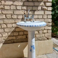 روشویی قدیمی بزرگ