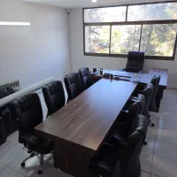 میز مدیریت و کنفرانس ۸ نفره طرح وکیوم